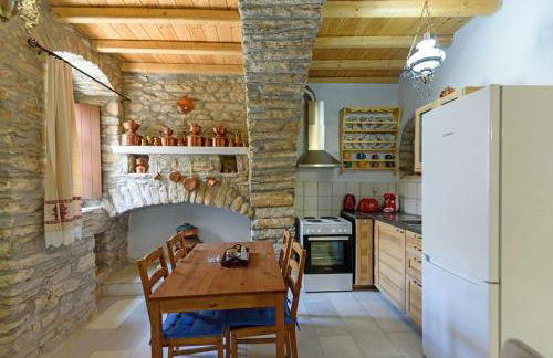 Petrino House - Photo 9