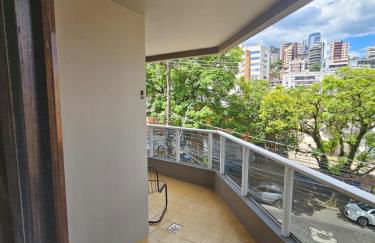 Aconchegante, amplo e central - Foto 14