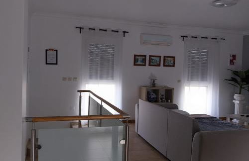 Central Triangle Lisbon-Sintra-Cascais -Apartment with Easy Access & Parking - Foto 13