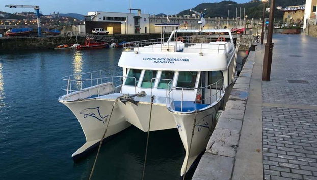 Catamarán listo para zarpar