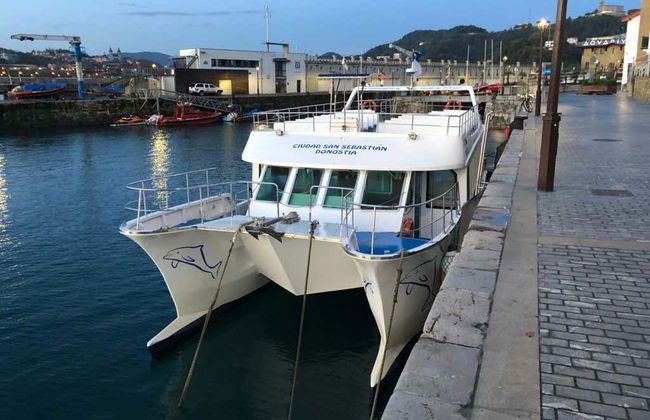 San Sebastian Coast Catamaran Trip - Foto 2