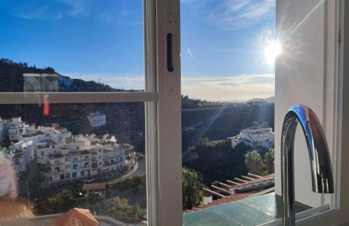 Casa Lidia, bonito y cómodo ático con rooftop privado, impresionantes vistas mar, montaña y jacuzzi - Foto 55