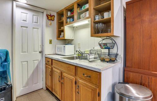 2 Mi to NYC Train WFH-Friendly Greenwich Apt! - Foto 4