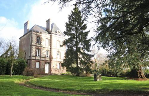 Maison de maître 19ème siècle avec grand parc et 5 chambres, tout inclus, à L'Aigle - FR-1-497-57 - Foto 1