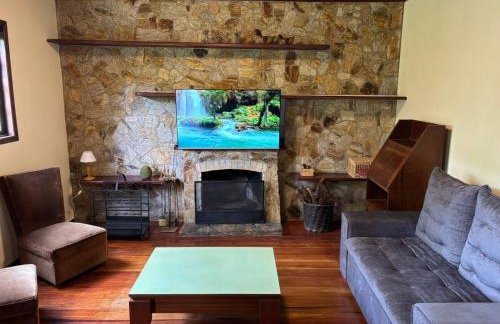 Charme e conforto na Montanha - Condomínio no Morro do Elefante, próximo ao centro - Foto 4