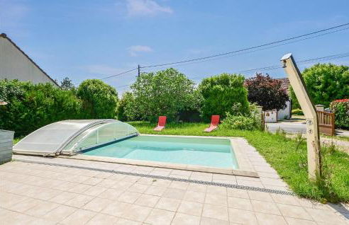 Gorgeous Home In Briare With Sauna - Photo 9