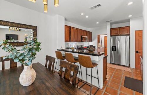 Spacious Private Home with Saltwater Pool & Hot Tub - Foto 18