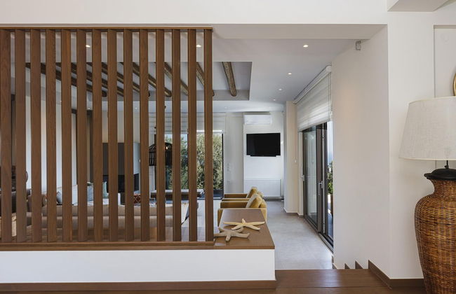 Villa Rizes Luxury in Maroulas - Photo 10