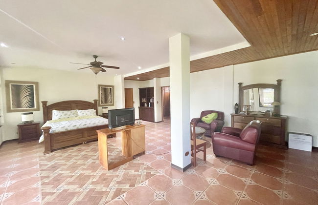 Mountain & Ocean View Retreat - Hermosa Palms 34 by RedAwning - Foto 3