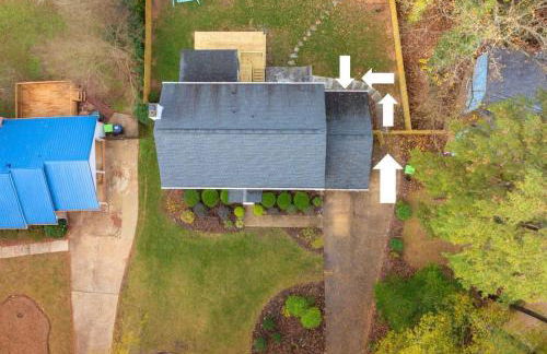 6 Min to North Hills - Private deck - In Unit Washer and Dryer - Foto 33