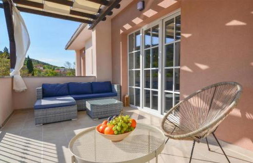 Amazing Apartment In Kasic With Wifi - Photo 2