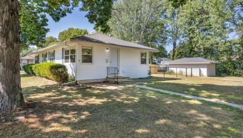 Fenced & Pet-Friendly! Modern 2BR Retreat! CLE-BW - Foto 2