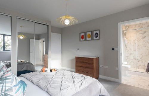 Elliot Oliver - Stunning Three Bedroom Penthouse With Large Terrace & Parking - Foto 40