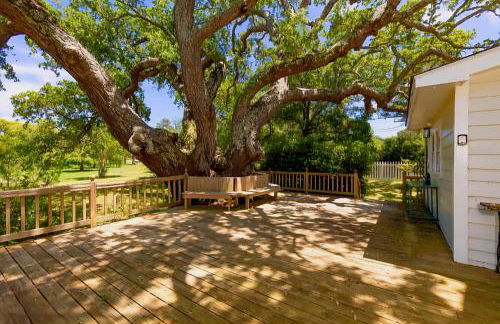 Historic Old Oak Cottage-Great water views! - Foto 39