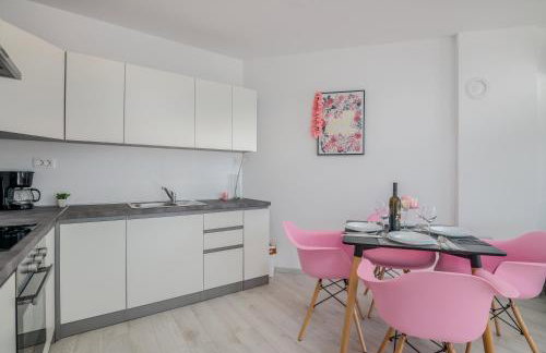 Apartments Villa "Aurea" with pool - Photo 36