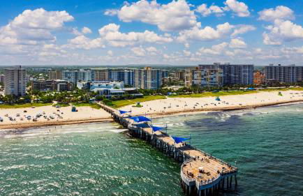 Heated Pool- MiniGolf- Fire Pit- Game Room- 1mi to Beach - Foto 12