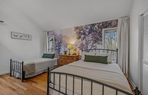 Ma-ple Haven --Wifi, Fireplace, Deck, Fire Pit, Family Friendly, Game Room, Pool Access - Foto 26