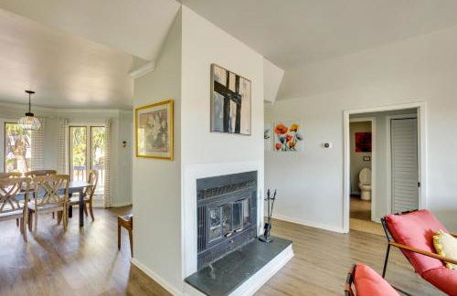 St Helena Island Retreat with Deck Walk to Beach - Foto 5