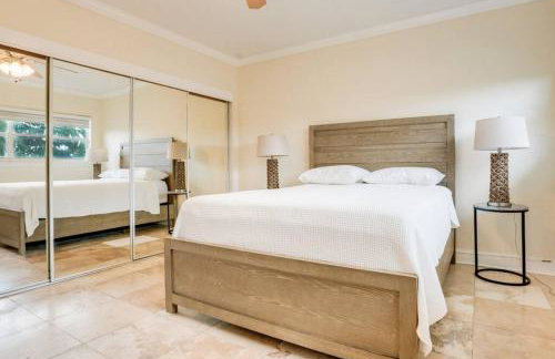 Intracoastal Oasis in a Prime Area w Pool and BBQ - Foto 4