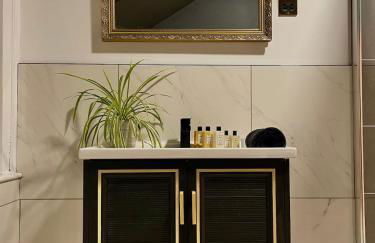 Tranquil Victorian Villa with Hot Tub & Sauna - Foto 18