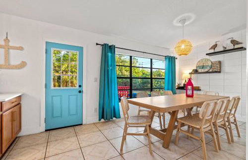 Surf Drive - Ultimate Beach Getaway for Families - Photo 37