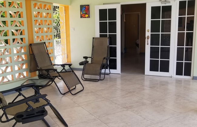 Holiday House Second floor Ste - Photo 53