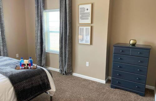 Retreat At The Charles Fast WiFi WasherDryer - Foto 11