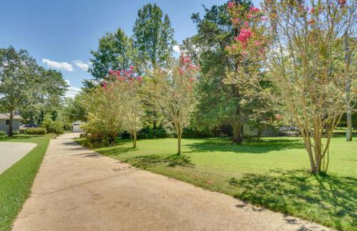 Spacious Lake Hartwell Home with Private Boat Dock! - Foto 39