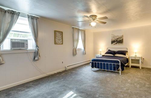 Steps to Crystal Lake Spacious Retreat with Views - Foto 26