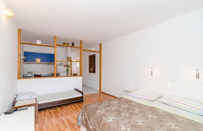 Apartments Bezek - Photo 8