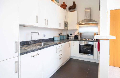 Crow's Nest Penthouse Apartment with Free Spa Access - Foto 8