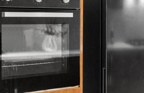 Four Bed House - Sleeps 7 - Garden - Parking - Smart TV 6COK - Photo 16