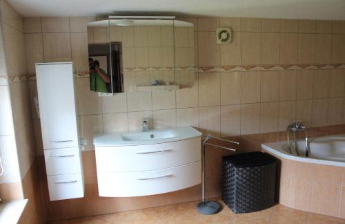 modernisierte Wohnung, zentral gelegen in historischer Altstadt - Foto 3