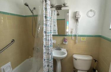 Bahama Beach Club Pompano - Fort Lauderdale - Charming and Cozy Studios & Apartments close to Beach with heated Pool - Photo 109