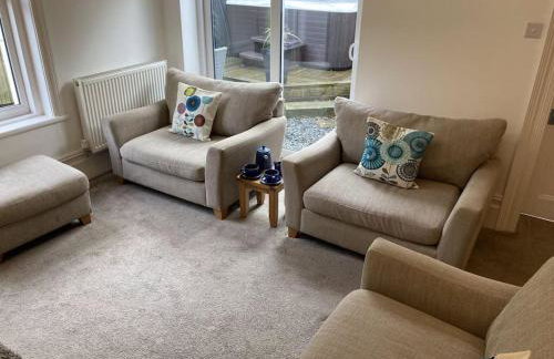 West View, Lakeside, Newby Bridge, 2 mins walk to Lake Windermere, Delightful property with Hot Tub - Foto 4