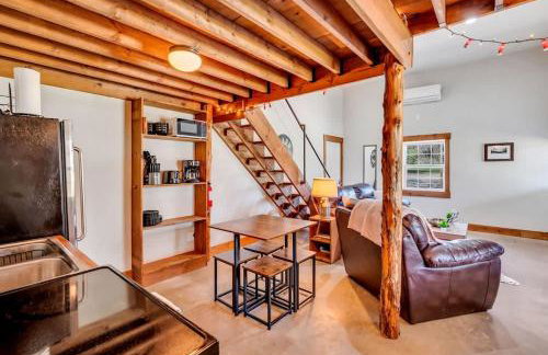 The Den at J-Barn - Secluded Retreat - Foto 25