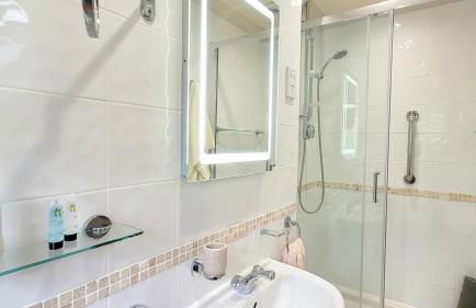 Birchcroft Hideaway - Photo 18