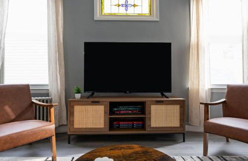 Cozy Home, 19 min to NYC, 3 Car Driveway - Foto 29