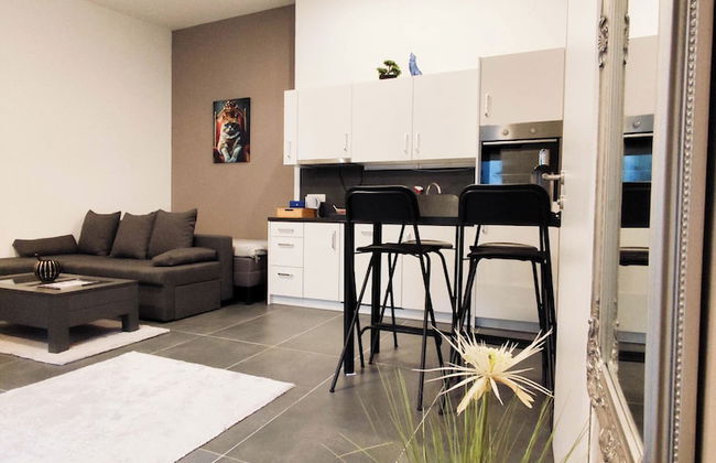 Cozy Apartment with Free Parking - Foto 12