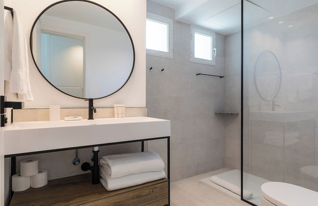 Feelathome Waldorf Suites Apartments - Photo 10