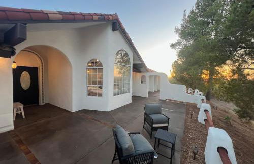 Winery Getaway with Spa and Amazing Hilltop View - Foto 39