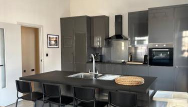 The Tower Suite - Town Centre, Spacious, 2 Bed, Sleeps 4 - Foto 4, stove, toaster