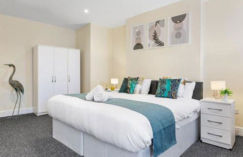 Immaculate 2BR London Flat with King Bed-Parking Available-Sleeps 6-20 Percent OFF Off Long Stays! Perfect for Families, Contractors & Couples! - Foto 57