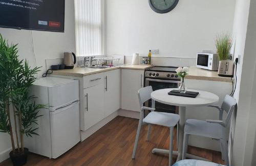 CityNights Studios with Free Parking - Foto 48