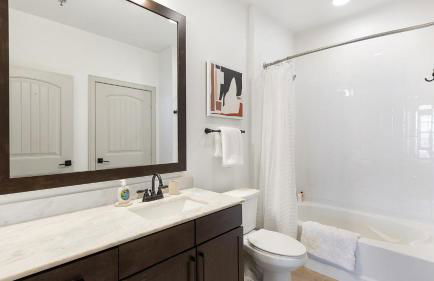 Landing Stylish 2BD Clubhouse Courtyard - Foto 32