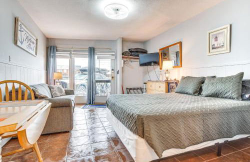 Walk to Old Orchard Pier Cozy Beachfront Condo! - Foto 9