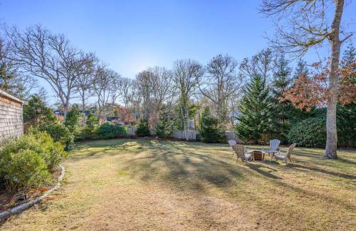 Cozy Cape Retreat with Fenced Yard Fire Pit - Foto 37