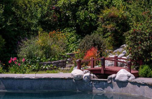 Newly remodeled home w pool & private back yard - Foto 41