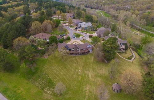 LI Airbnb - NWA mt bike, hike, and golf retreat - Foto 43