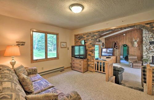 Spacious Lakefront Home with Patio and Boat Dock! - Foto 6